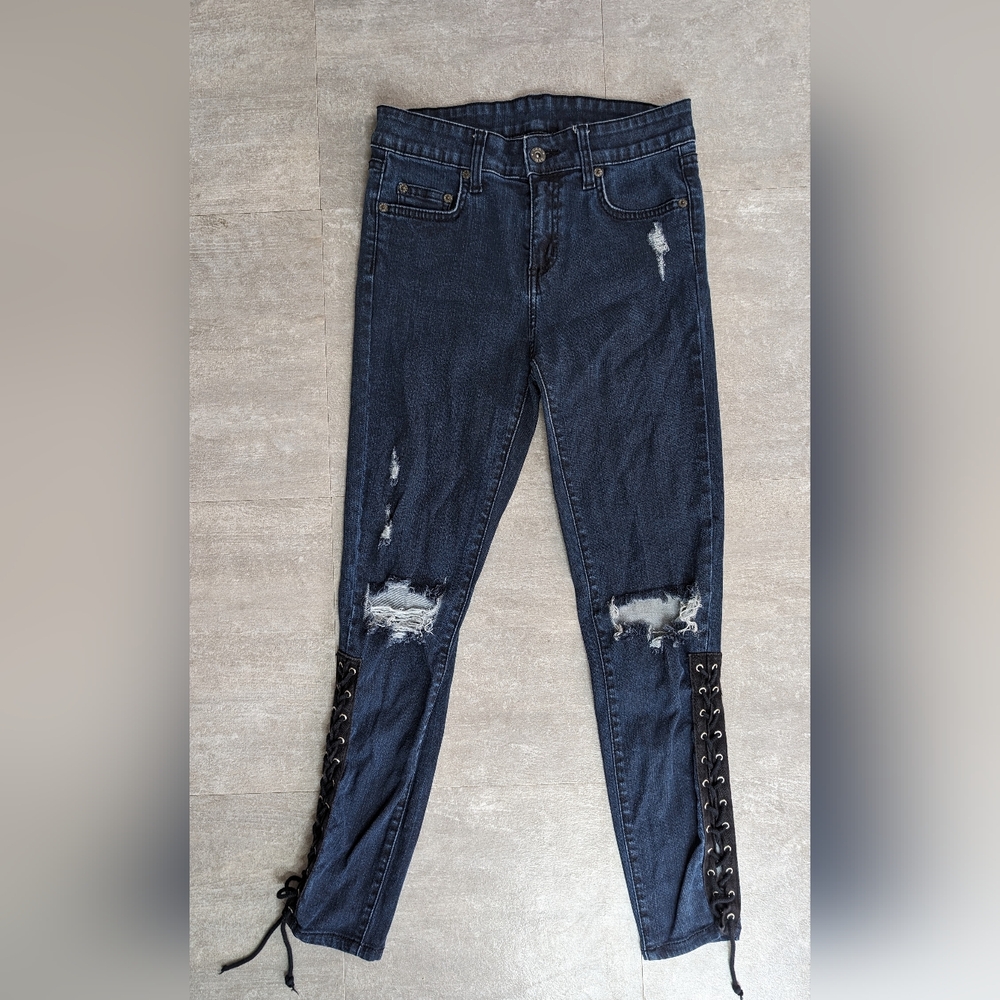 Carmar Distressed Woman's Skinny Jeans Size 27